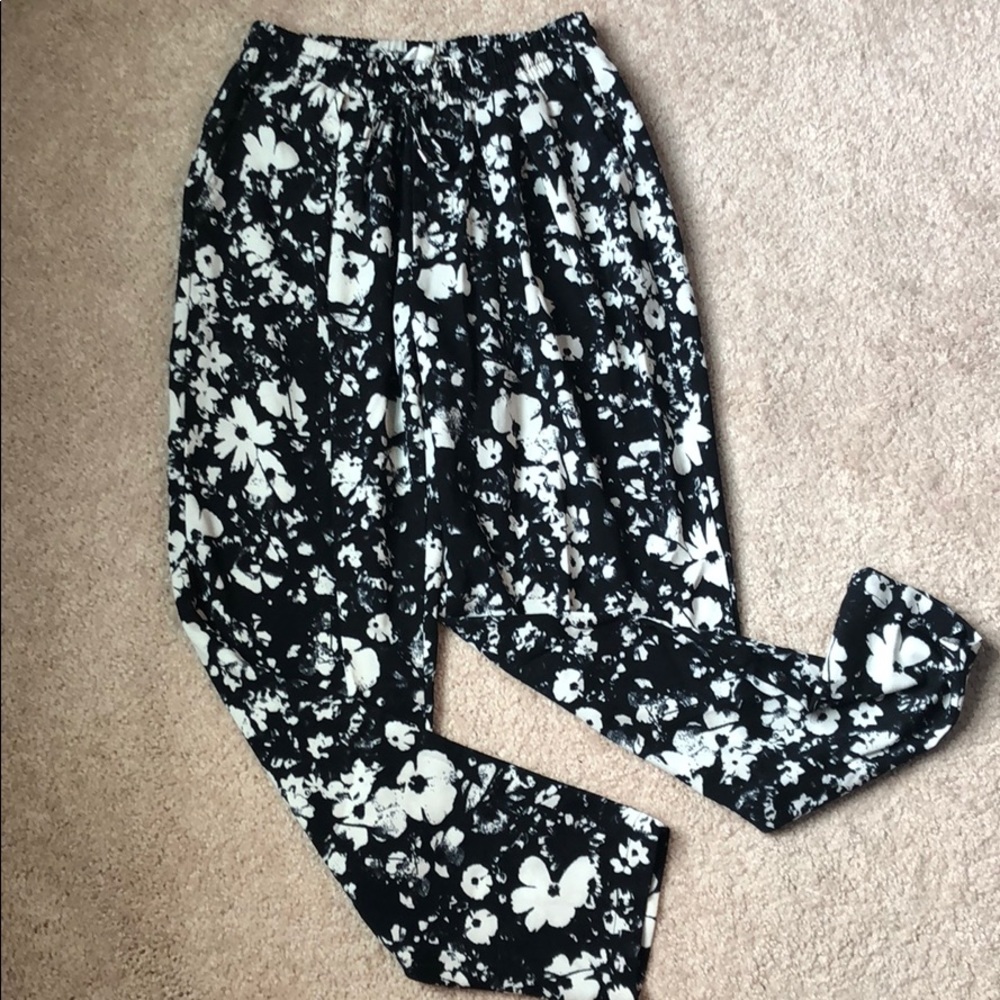Black and white wildflower pants